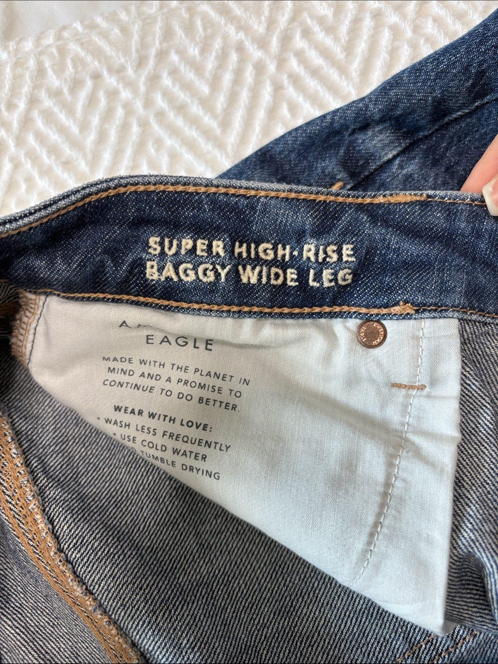 NWOT American Eagle Super High-Rise Baggy Wide Leg Jeans - Picture 5 of 11